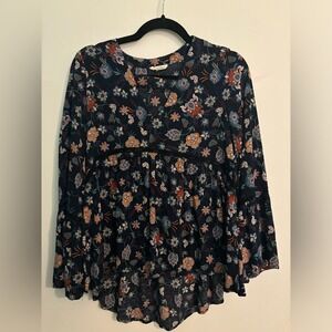 Cotton Bleu Womens Sz S Long Bell Sleeve Lace Accent Navy Floral Back Detail Top